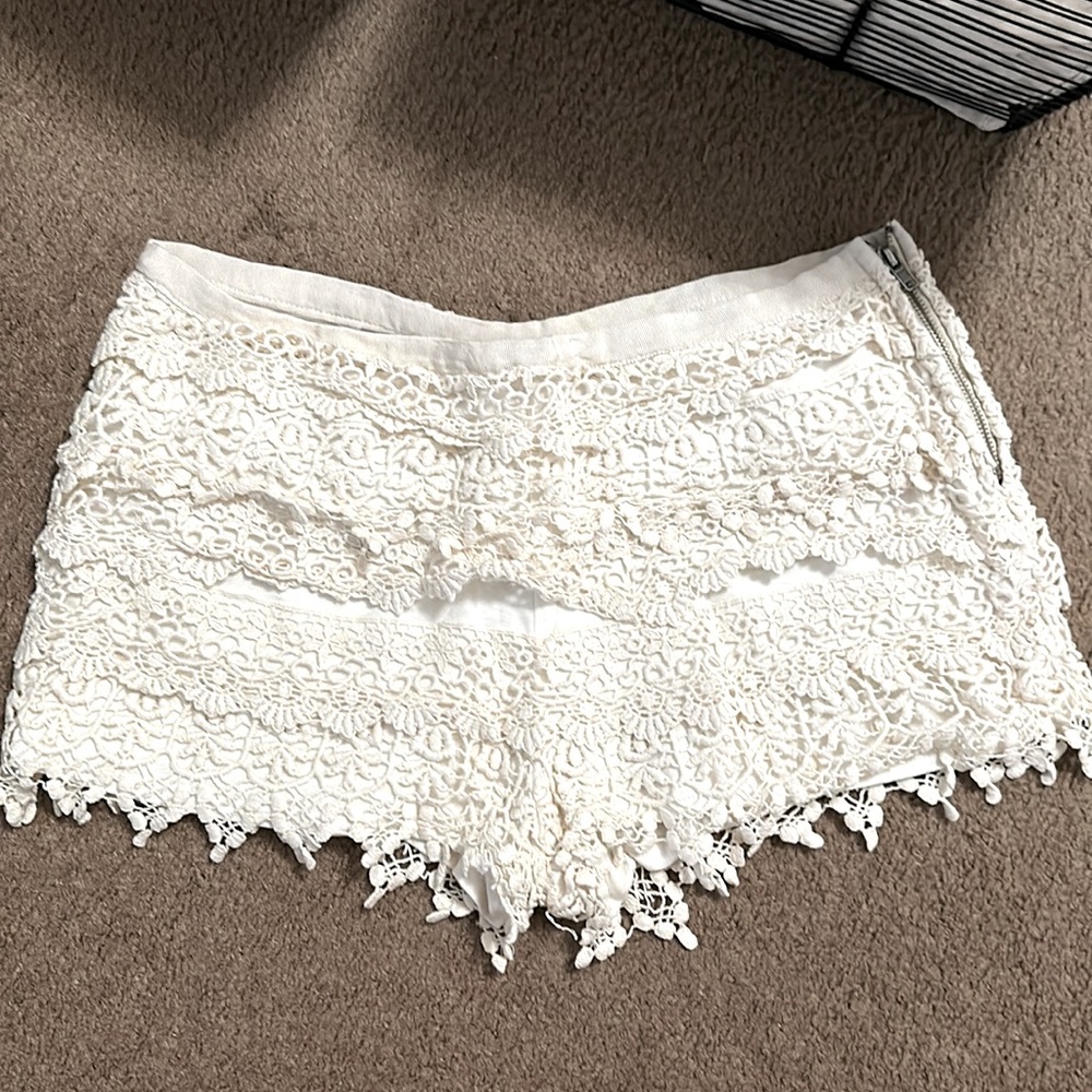 White/cream shorts size 4